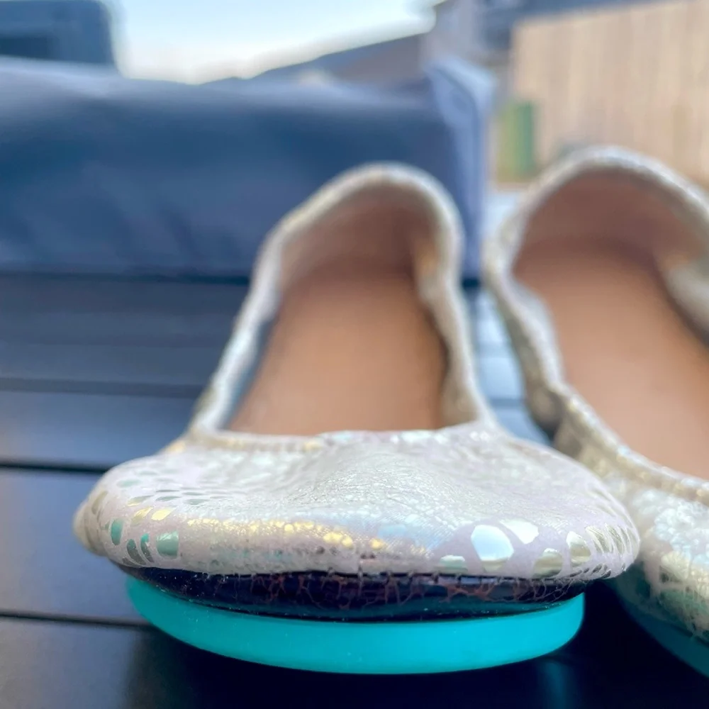 🥿BNIB Romantic Blush Tieks ~ size 9🥿 - Picture 5 of 9